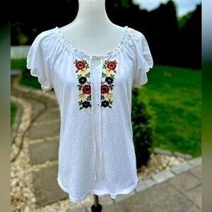 Molly Maxi white short sleeve top with floral embroidery